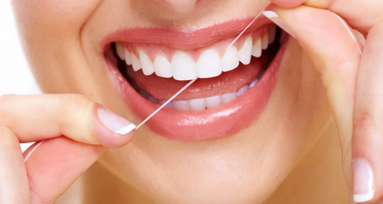 Hilo dental: Como usarlo correctamente